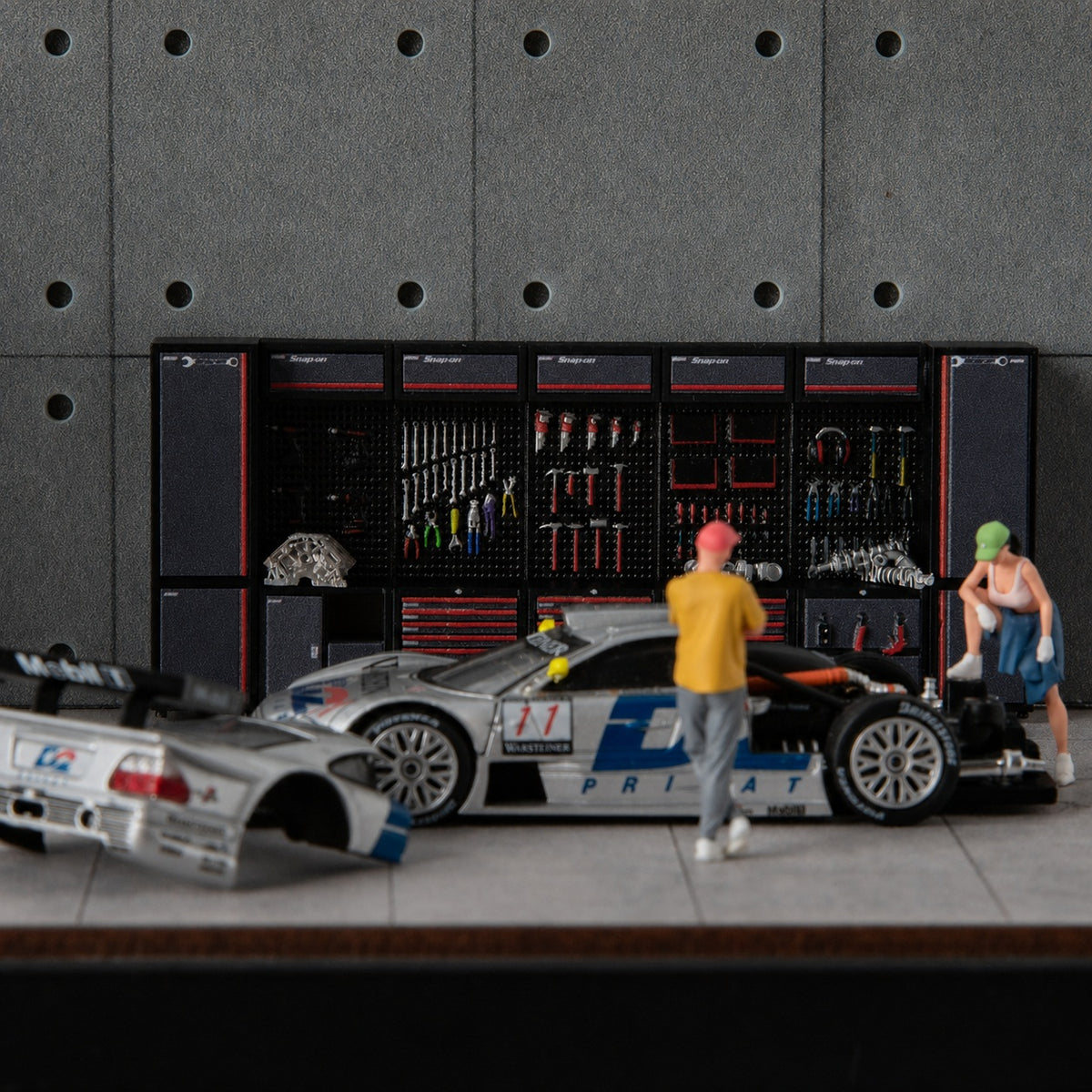 1:64 Auto Repair Workstation S1 Diorama Prop - additional product image 5