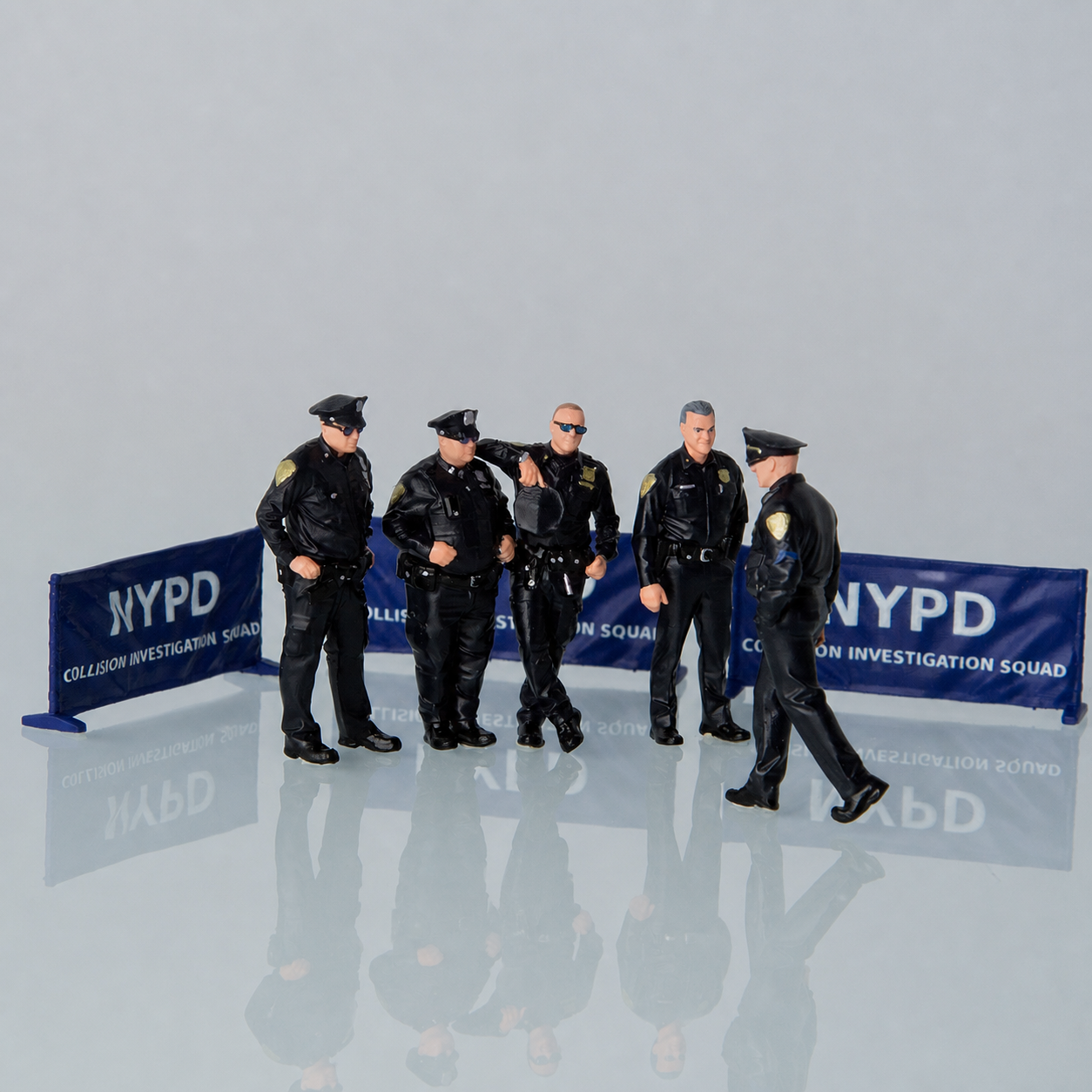 1:64 NYPD S1 Miniature Figure & Prop Series - NYPD S1 Complete Diorama Set