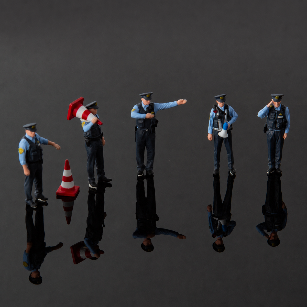 1:64 Japan MPD S1 Miniature Police Figure Series - Japan MPD S1 Complete Figure Set