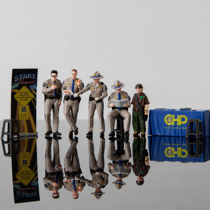 1:64 California Highway Patrol (CHP) S1 Miniature Figure & Prop Series - CHP S1 Complete Diorama Set