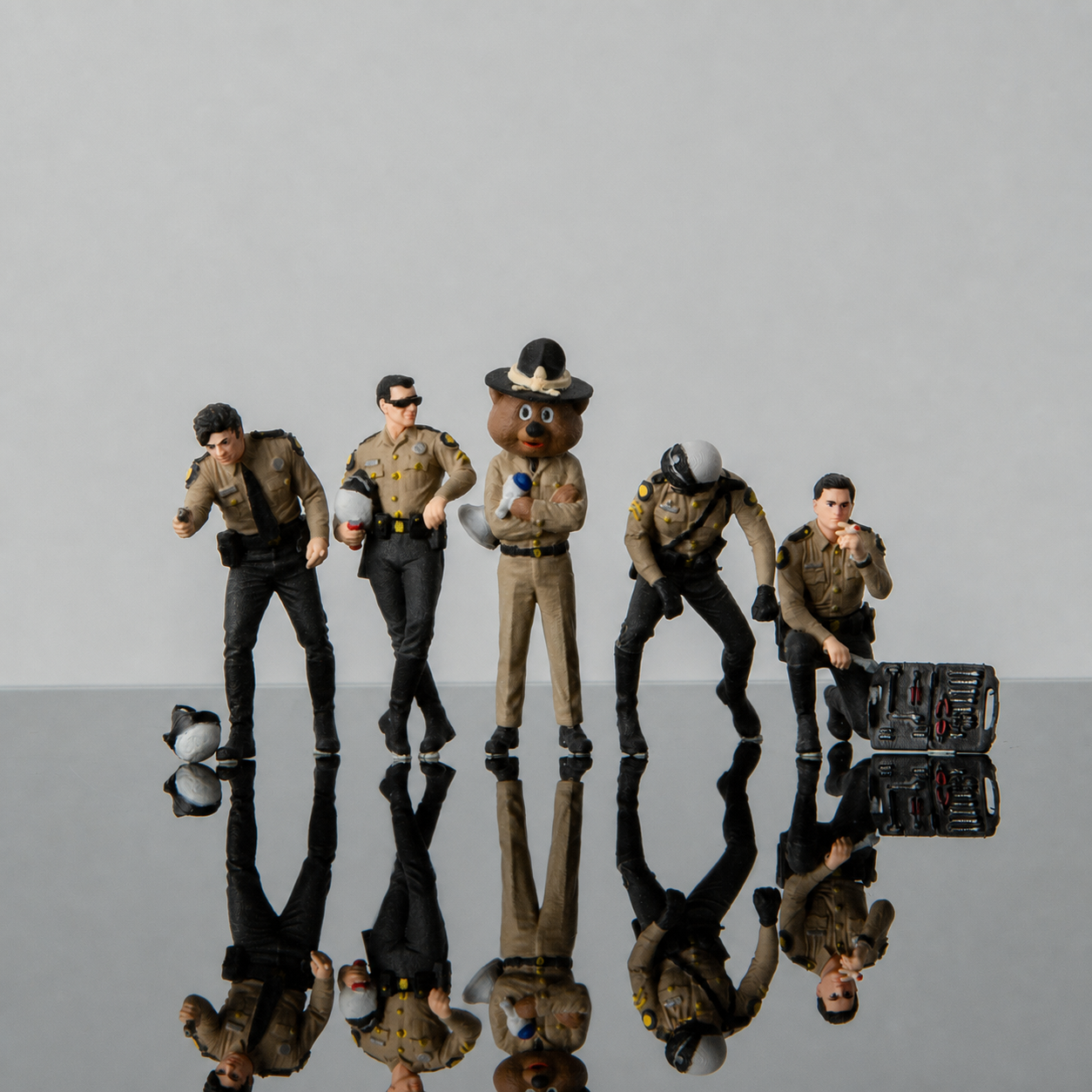 1:64 Florida Highway Patrol (FHP) S2 Motorcycle Unit Miniature Diorama Series - FHP S2 Motorcycle Police & Harley-Davidson Large Diorama Set