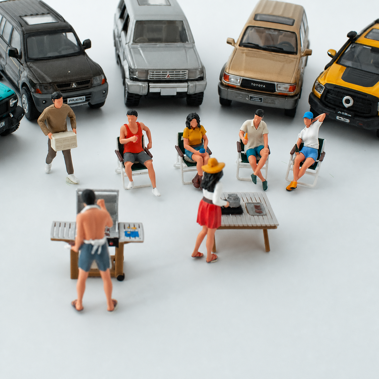 1:64 Seated Outdoor BBQ & Picnic Scene Miniature Diorama Series - series gallery image