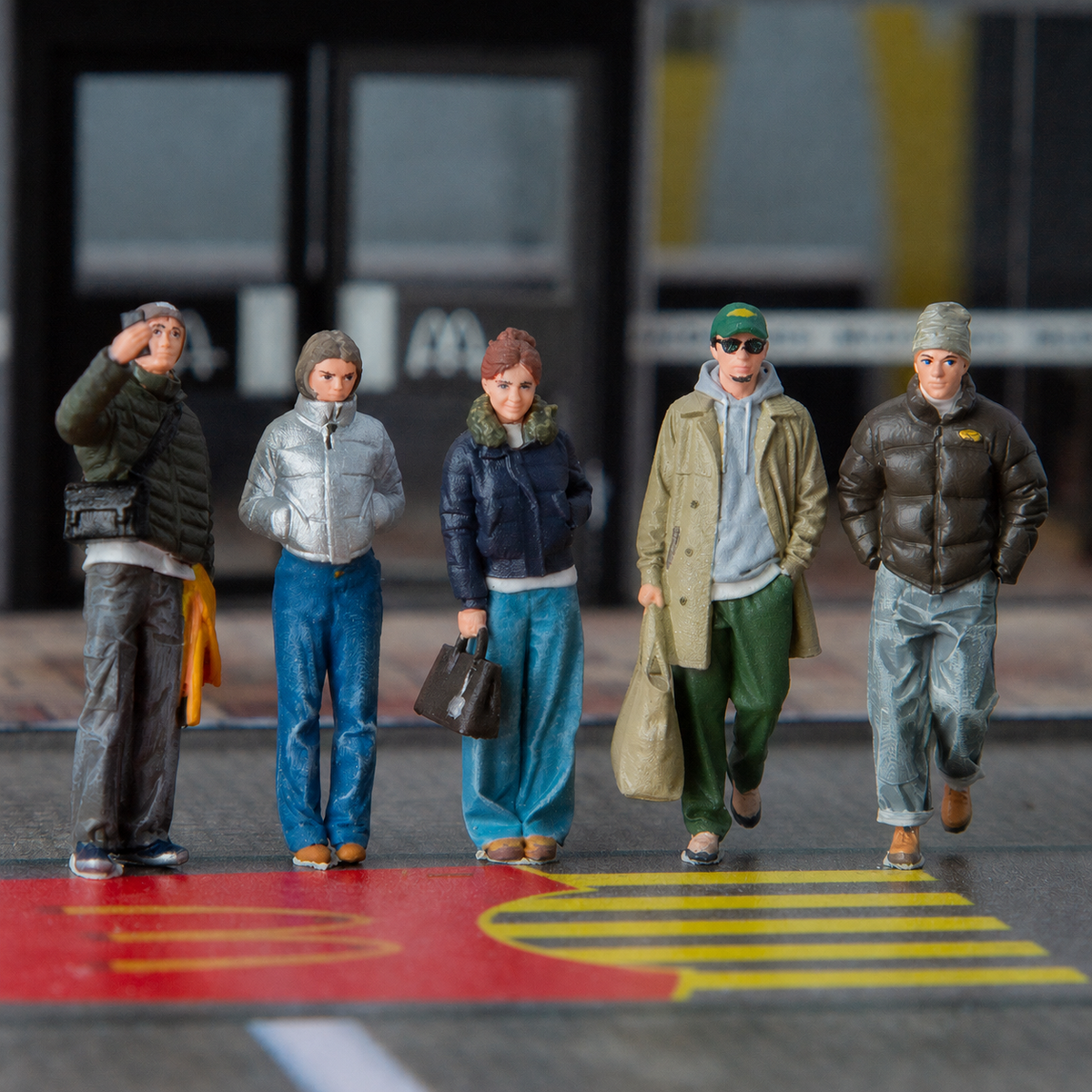 1:64 Everyday Winter Miniature Figure Series A - Winter Everyday Figure Set A