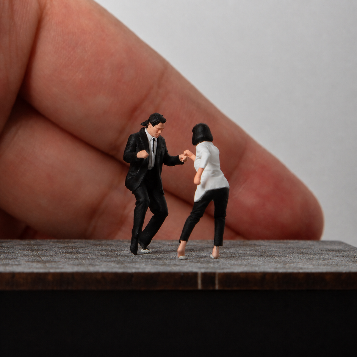 1:64 Pulp Fiction Vincent & Mia Miniature Figure Series - series gallery image