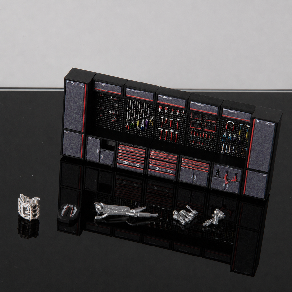 1:64 Auto Repair Workstation S1 Diorama Prop - Default Title