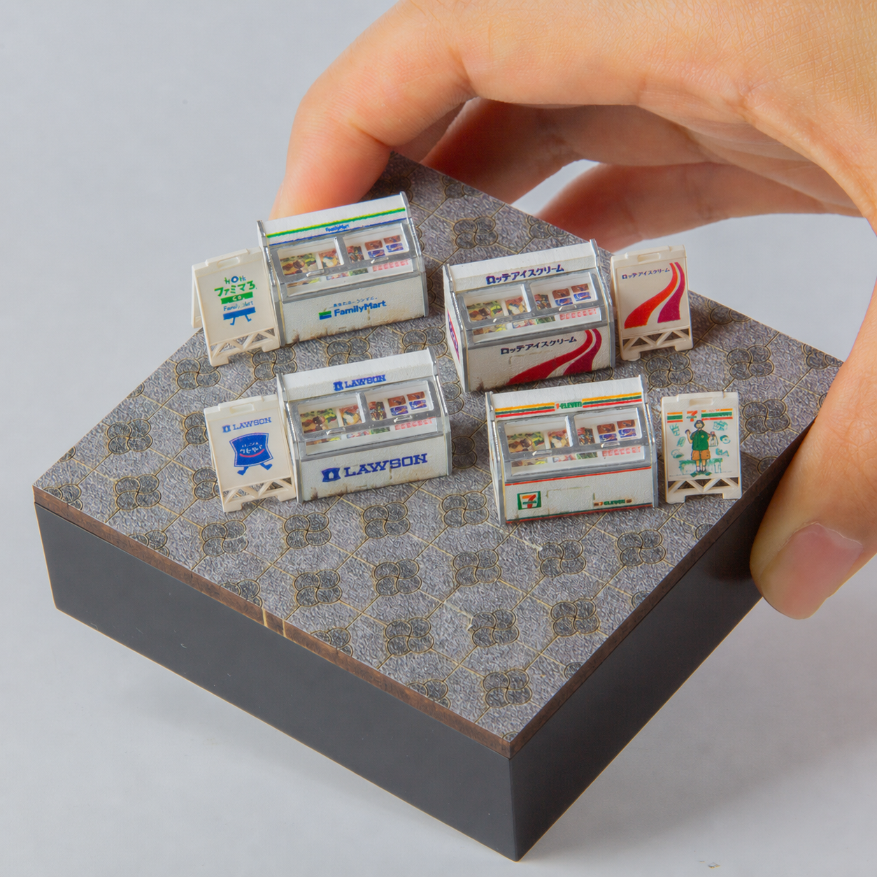 1:64 Convenience Store Freezer S1 Miniature Diorama Prop Series - Convenience Store Freezer S1 Complete Prop Set