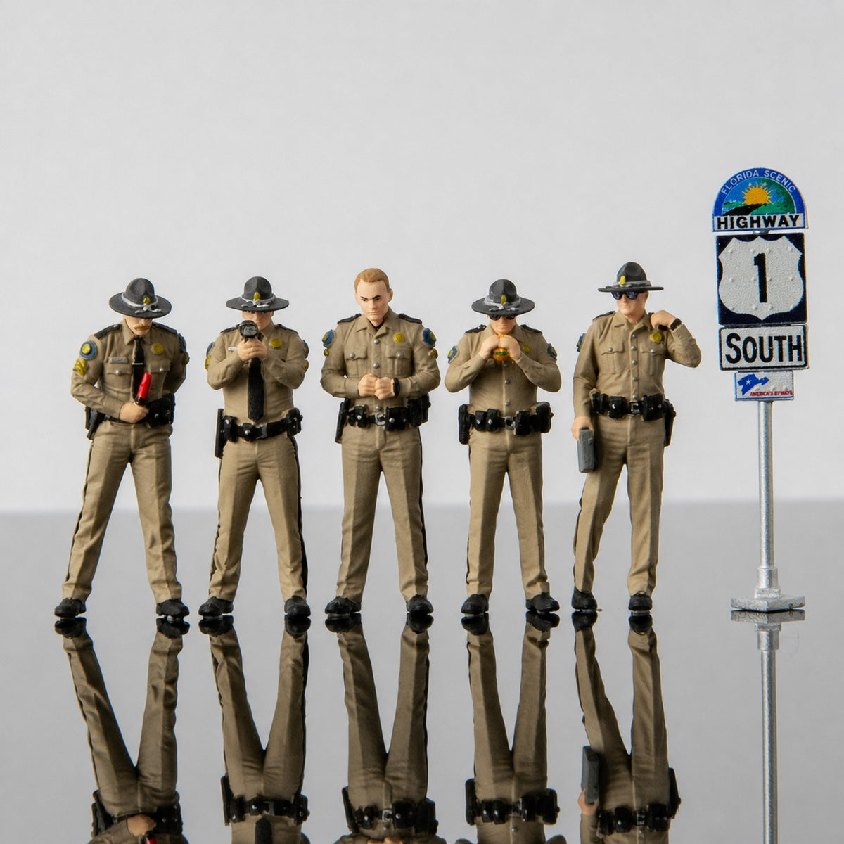 1:64 Florida Highway Patrol (FHP) S1 Miniature Figure & Prop Series - additional product image 8