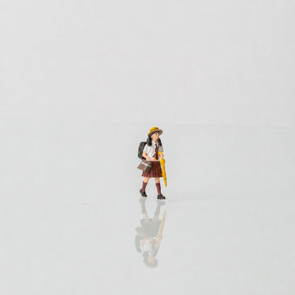1:64 Japanese Elementary School Students S2 Miniature Diorama Series - Little Girl Holding an Umbrella Figure