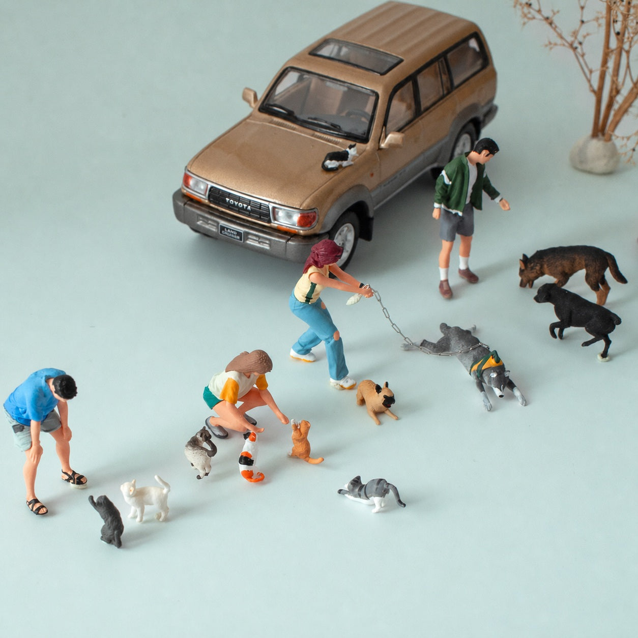 1:64 Everyday Street Scene Miniature Figure Series - additional product image 17