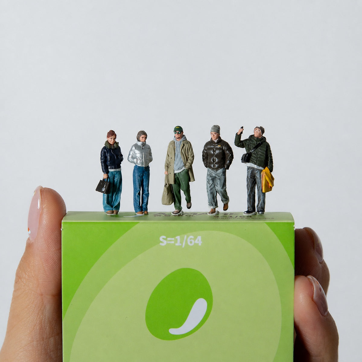 1:64 Everyday Winter Miniature Figure Series A - additional product image 8