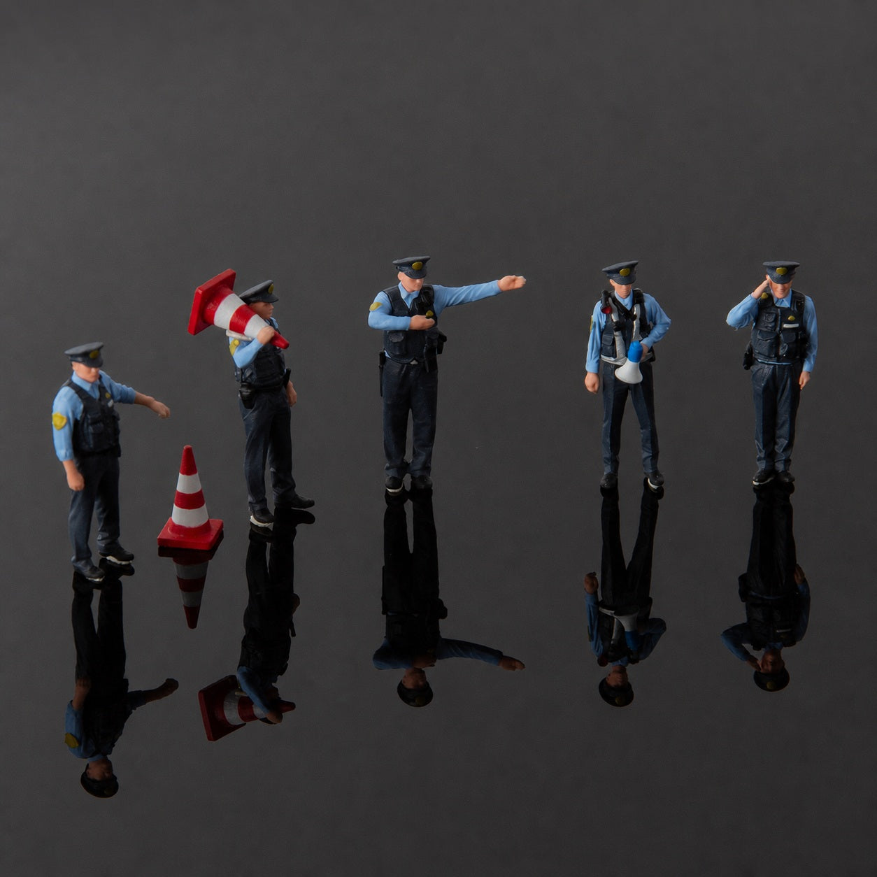 1:64 Japan MPD S1 Miniature Police Figure Series - additional product image 8