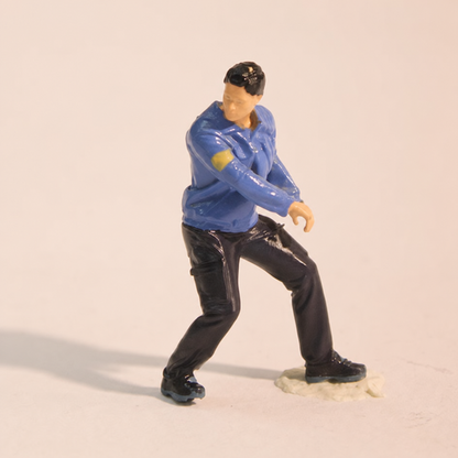 1:64 Material Handling Workers Miniature Diorama Series - Male Worker in Blue Coveralls in a Pulling Pose Figure