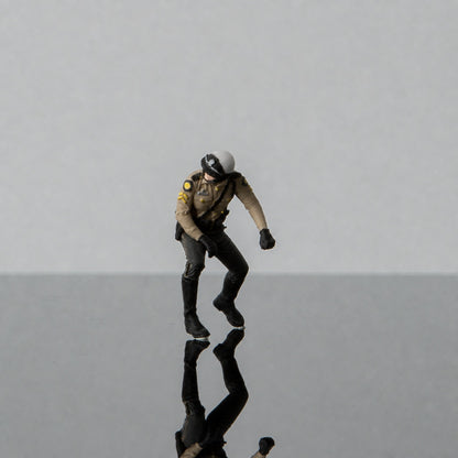 1:64 Florida Highway Patrol (FHP) S2 Motorcycle Unit Miniature Diorama Series - FHP S2 Seated Motorcycle Officer Figure