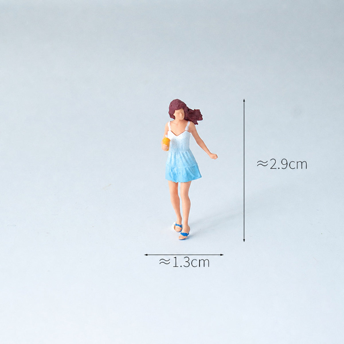 1:64 Everyday Street Scene Miniature Figure Series - Woman in Gradient Dress Holding a Drink Figure