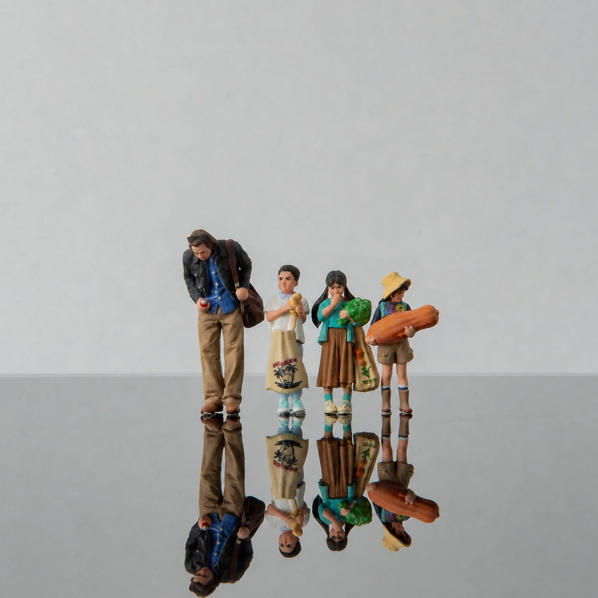 1:64 Street Shopping Miniature Figure Series - additional product image 6