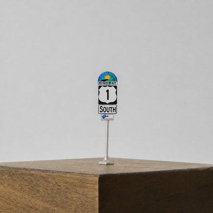 1:64 Florida Highway Patrol (FHP) S1 Miniature Figure & Prop Series - FHP S1 Florida Highway Sign Diorama Prop
