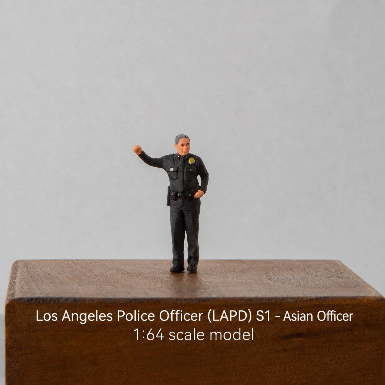 1:64 LAPD S1 Miniature Figure & Prop Series - LAPD S1 Asian Officer Figure