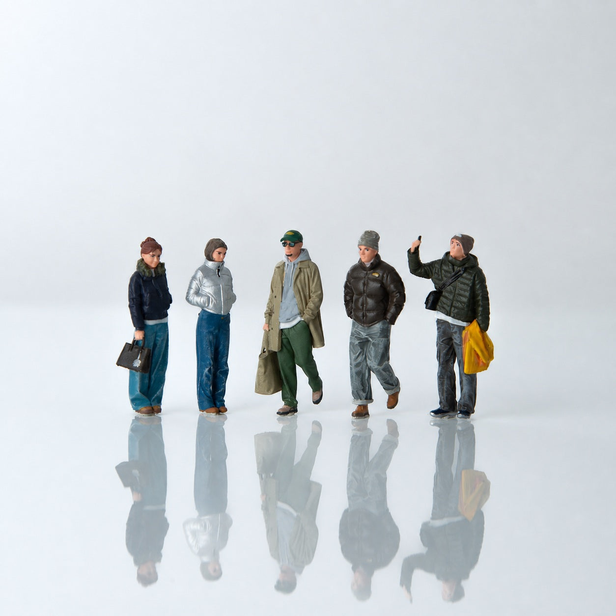 1:64 Everyday Winter Miniature Figure Series A - additional product image 7