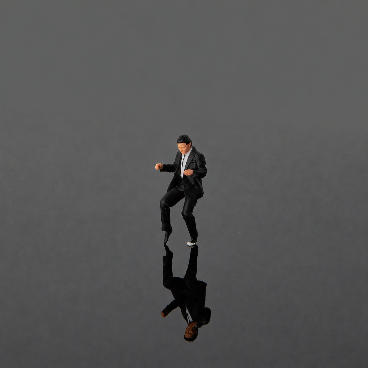 1:64 Pulp Fiction Vincent & Mia Miniature Figure Series - additional product image 4