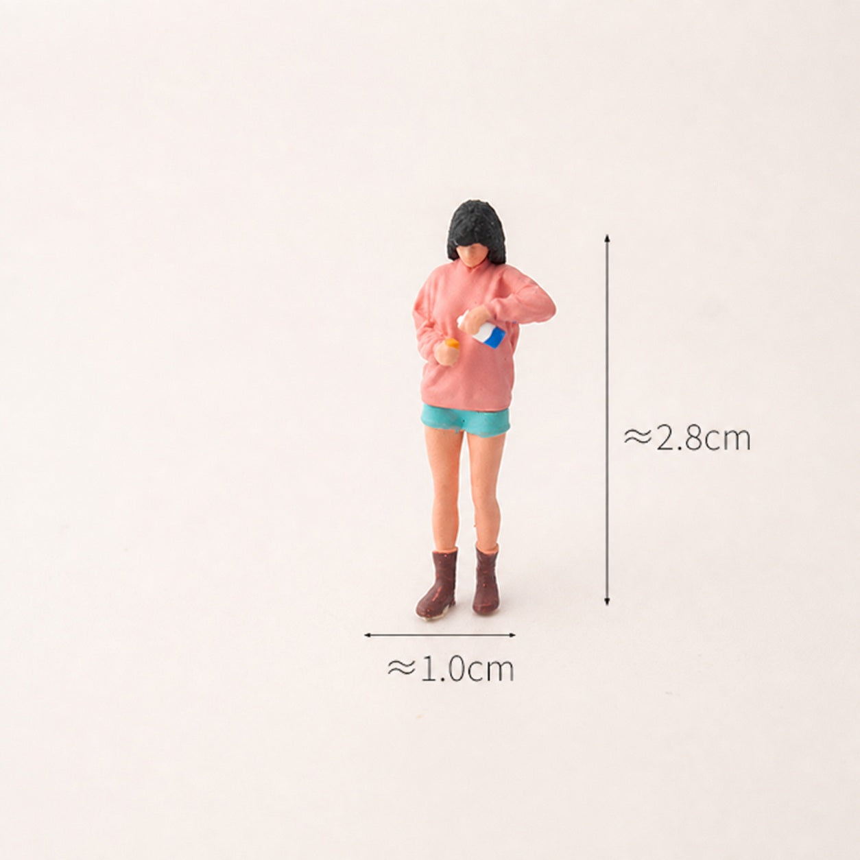 1:64 Standing Outdoor BBQ & Picnic Scene Miniature Diorama Series - Standing Woman in Pink Top Pouring Milk Figure