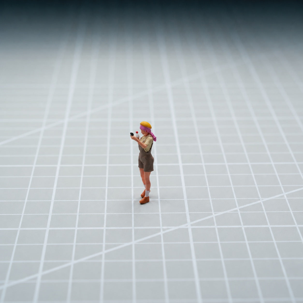 1:64 Street Hot Dog & Ice Cream Miniature Diorama Series - Standing Woman in Brown Overalls Holding Ice Cream and Taking a Selfie Figure