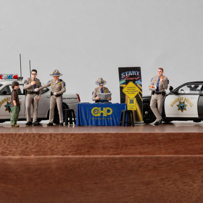 1:64 California Highway Patrol (CHP) S1 Miniature Figure & Prop Series - additional product image 10