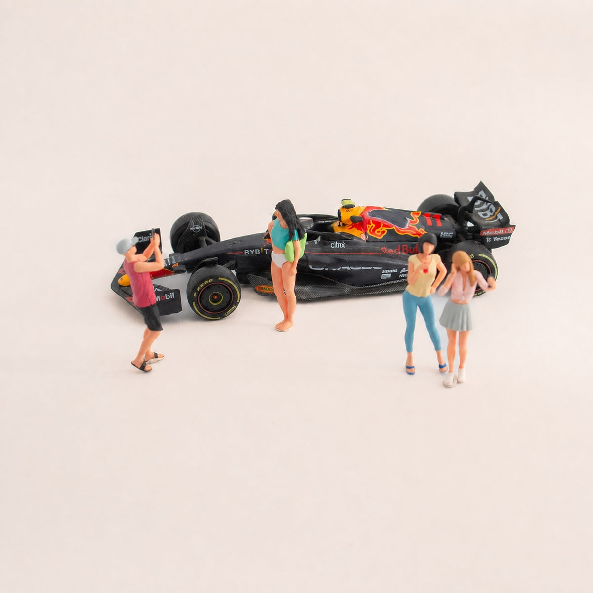 1:64 Photo Session Miniature Figure Series - additional product image 9