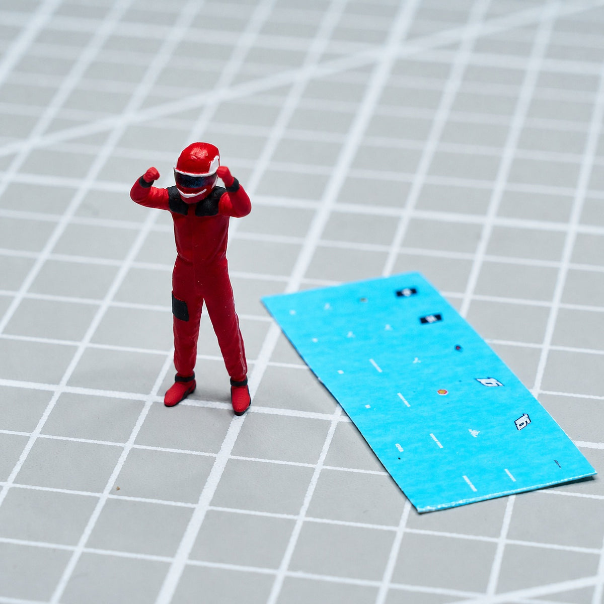 1:64 Racing Driver Miniature Figure Series A - Driver Lekou Accessory & Water-Slide Decals Prop Set