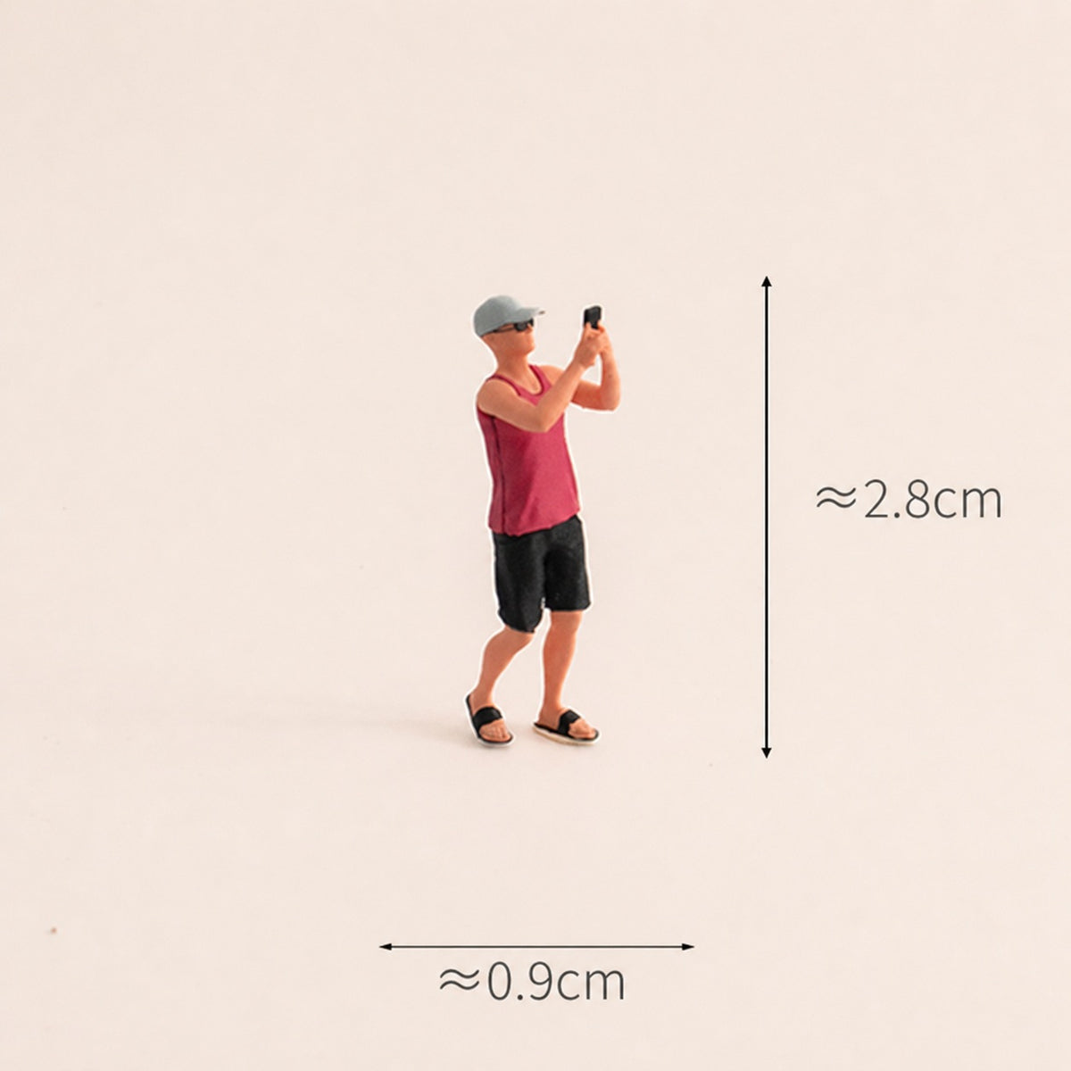 1:64 Photo Session Miniature Figure Series - Man in Hat Taking a Photo with a Phone Figure