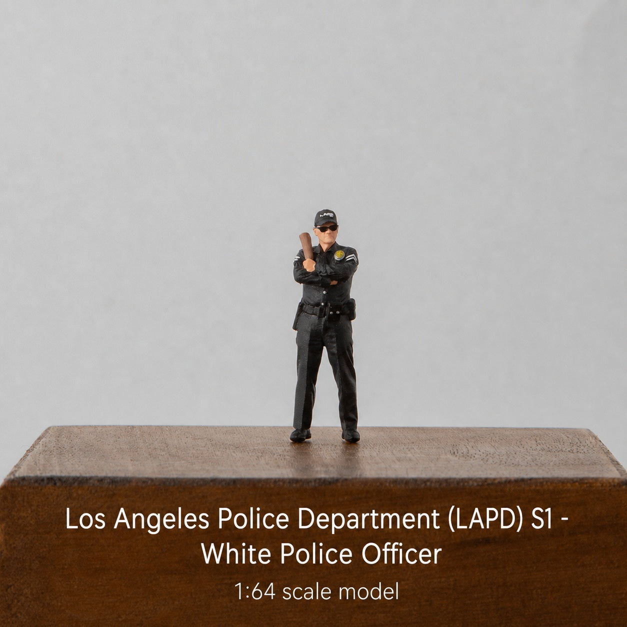 1:64 LAPD S1 Miniature Figure & Prop Series - LAPD S1 White Officer Figure
