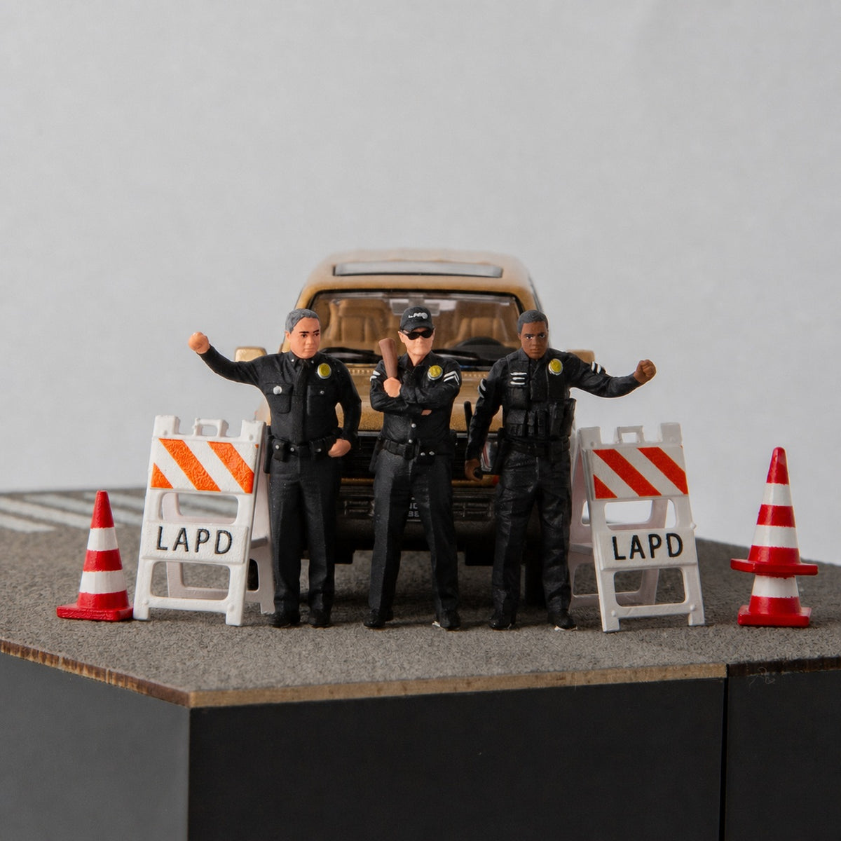 1:64 LAPD S1 Miniature Figure & Prop Series - additional product image 8