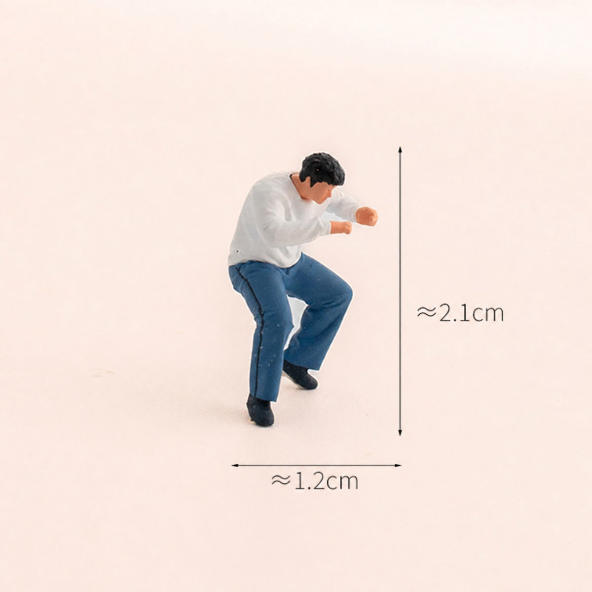 1:64 Arcade Series A Miniature Diorama Collection - Seated Man in White Top Playing a Game Figure