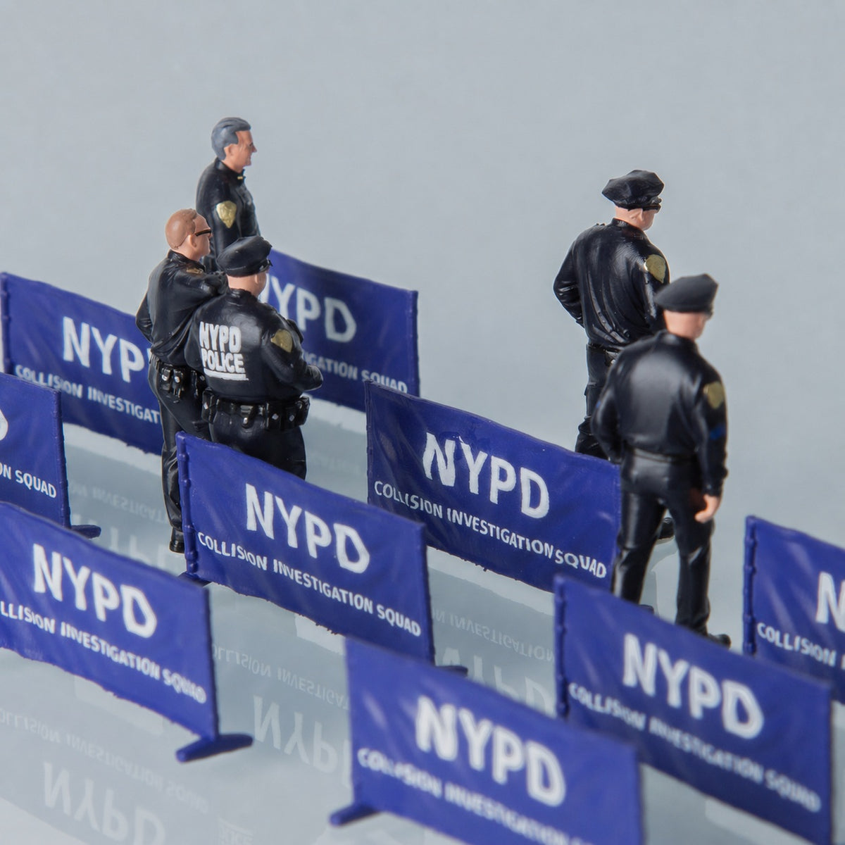 1:64 NYPD S1 Miniature Figure & Prop Series - additional product image 10