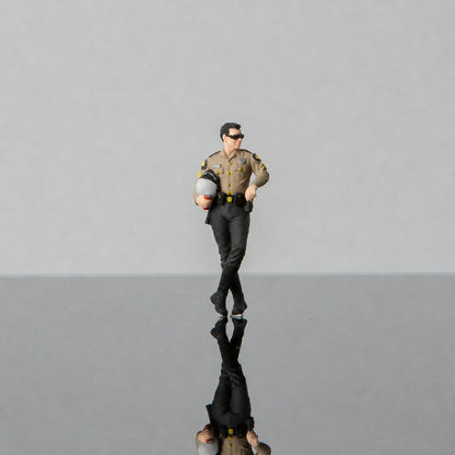 1:64 Florida Highway Patrol (FHP) S2 Motorcycle Unit Miniature Diorama Series - FHP S2 Leaning Motorcycle Officer Figure
