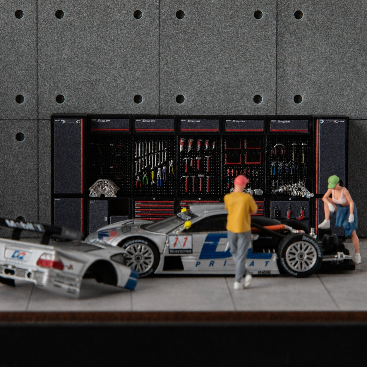 1:64 Auto Repair Workstation S1 Diorama Prop - additional product image 5