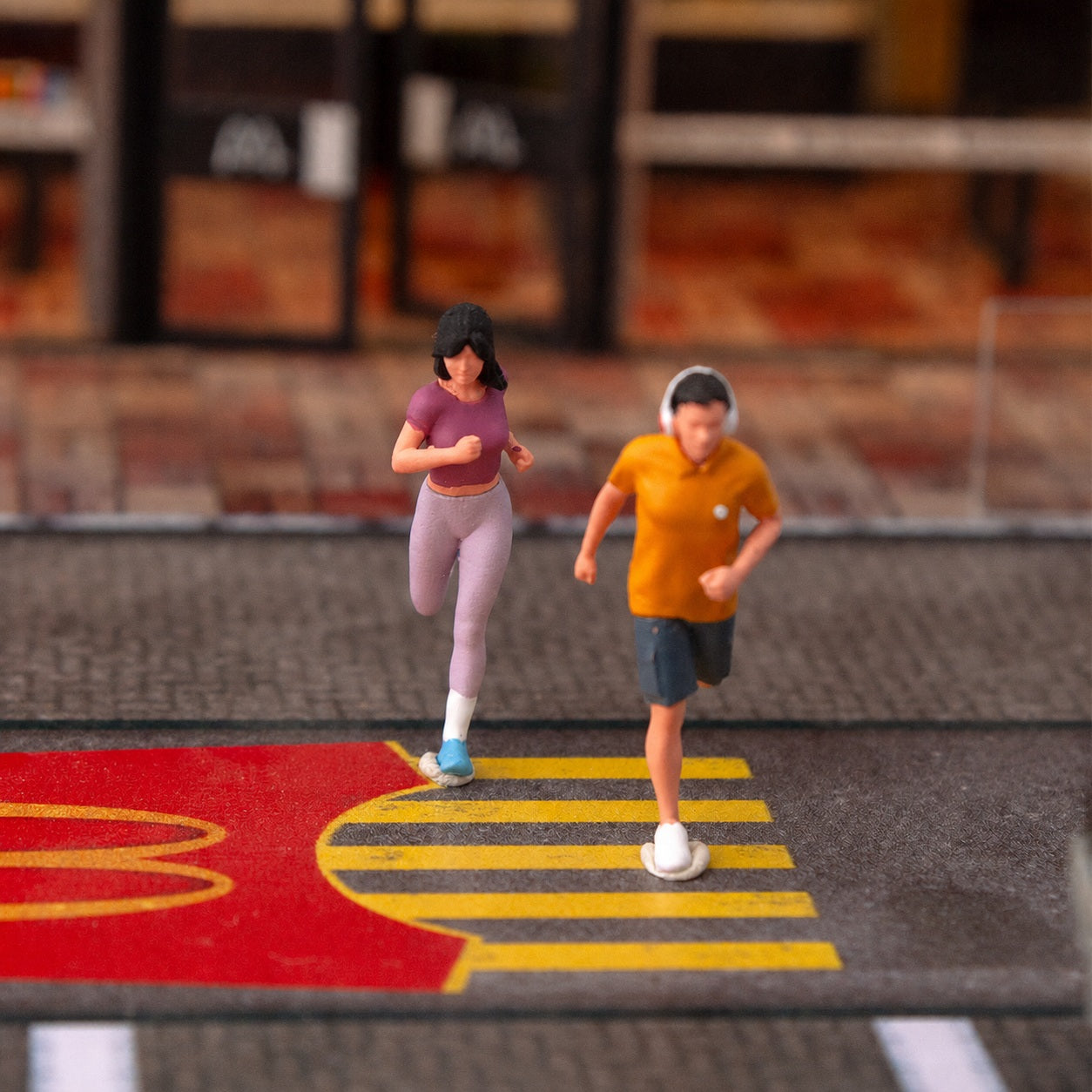 1:64 Running Miniature Figure Series - additional product image 4