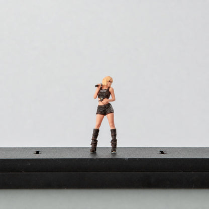 1:64 Street Livestream Girl Group Miniature Diorama Series - Blonde Rock Lead Singer in Brown Boots Figure