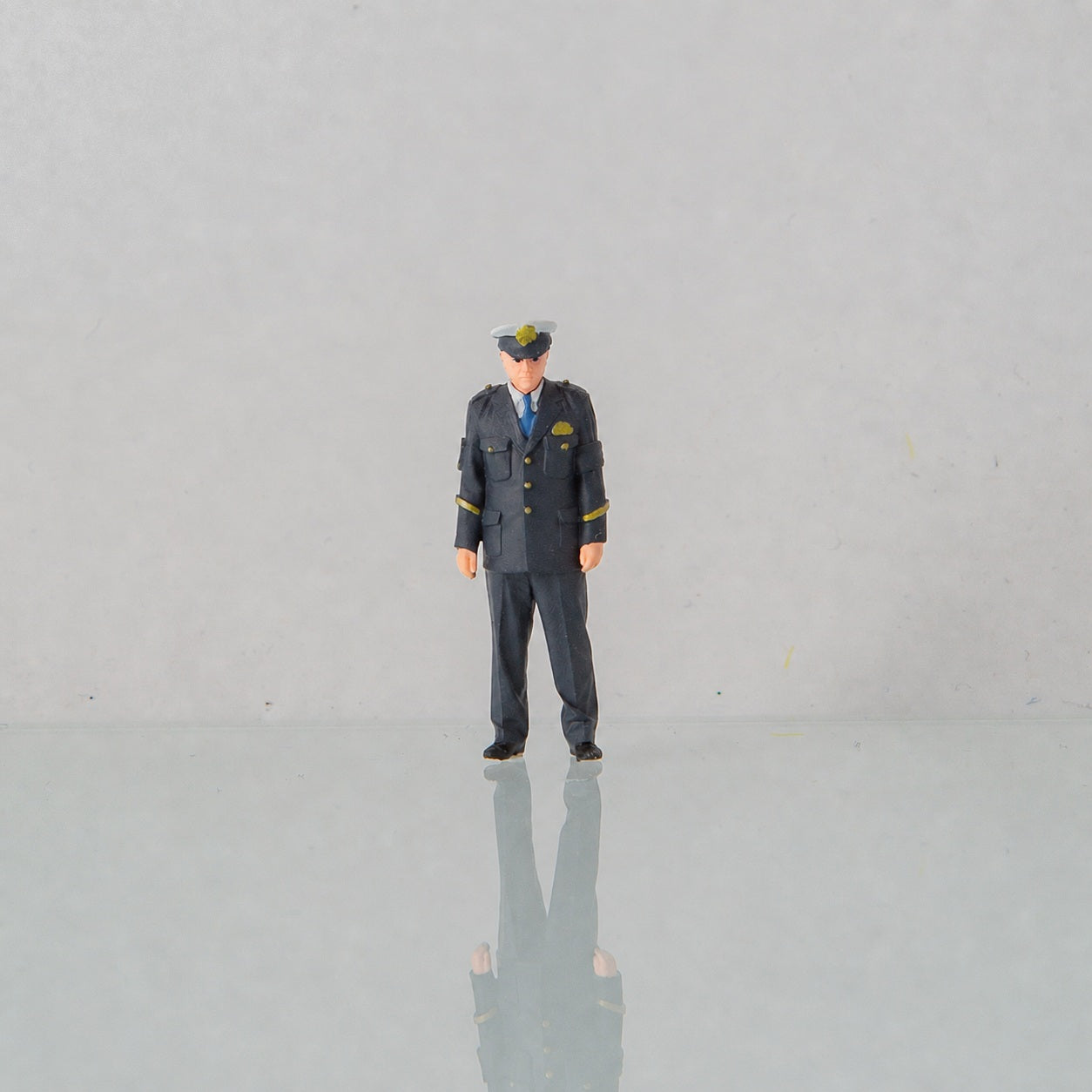 1:64 Police Chief for a Day Miniature Figure Series - Plainclothes Police Officer Figure