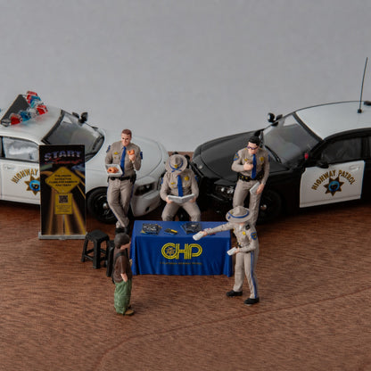 1:64 California Highway Patrol (CHP) S1 Miniature Figure & Prop Series - additional product image 9