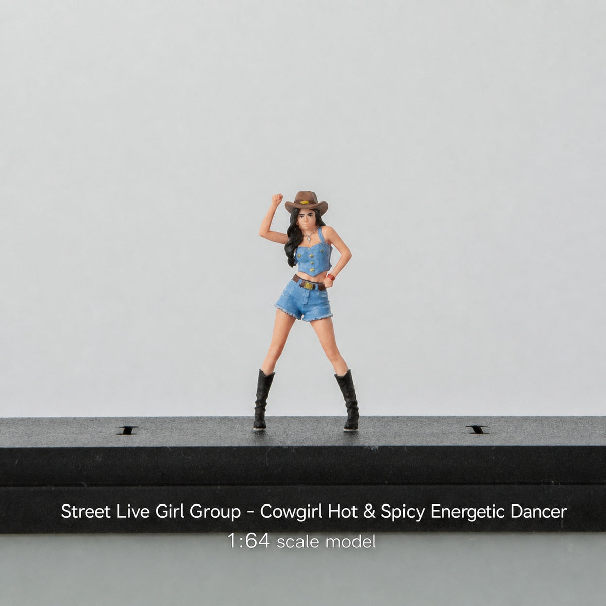 1:64 Street Livestream Girl Group Miniature Diorama Series - Dancing Girl in Denim Outfit Figure