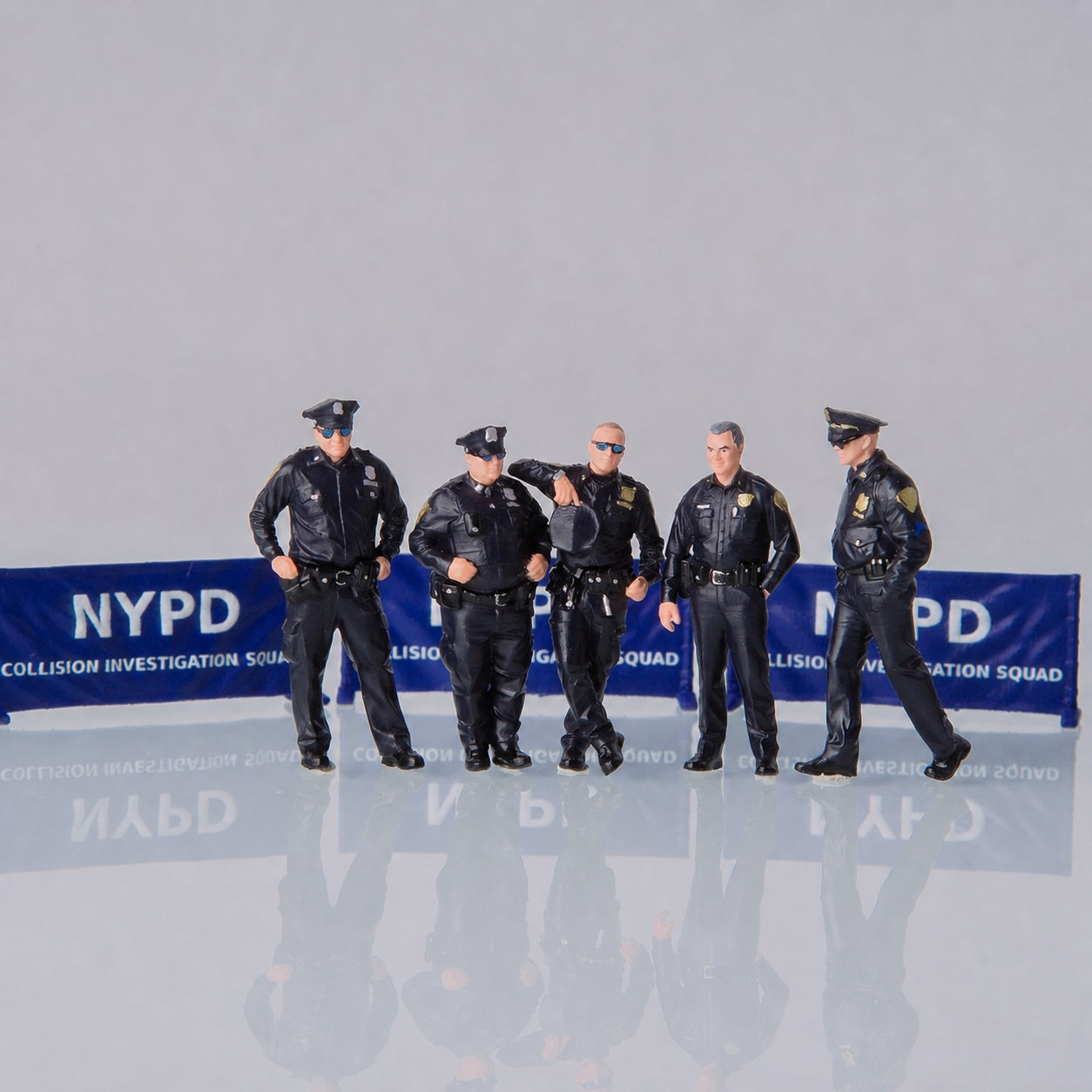 1:64 NYPD S1 Miniature Figure & Prop Series - additional product image 8
