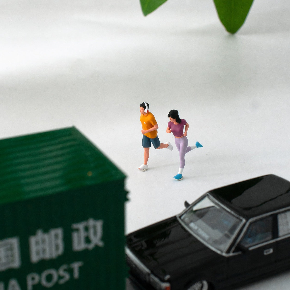 1:64 Running Miniature Figure Series - additional product image 7
