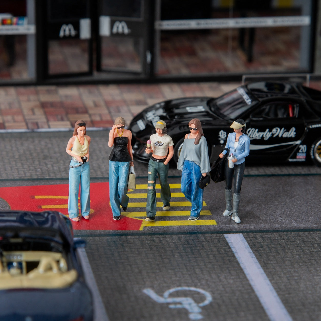 1:64 Street Style Miniature Figure Series - additional product image 2