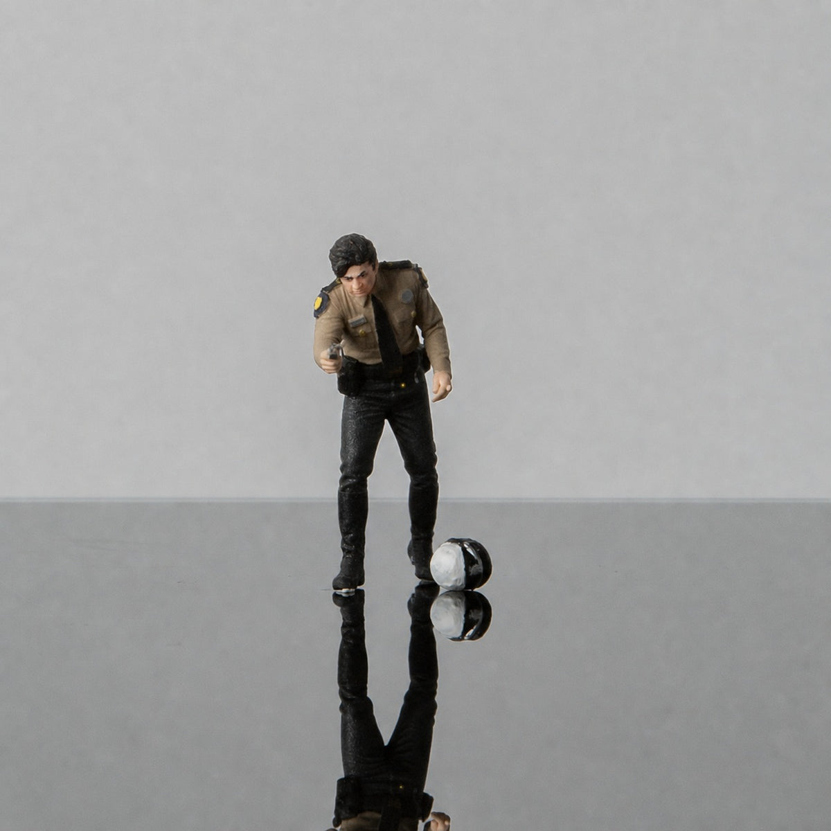 1:64 Florida Highway Patrol (FHP) S2 Motorcycle Unit Miniature Diorama Series - FHP S2 Cigarette-Lighting Motorcycle Officer Figure with Helmet