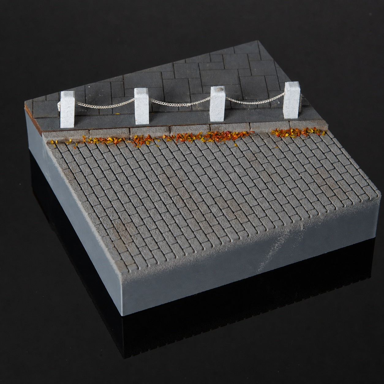 1:64 AFA-KK Handmade 10 cm Diorama Base Series - AFA-KK 10 cm Handmade Diorama Base - Fallen Leaves